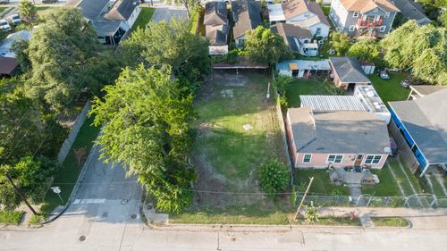 200 E Defee Avenue, Baytown, TX, 77520 | Card Image