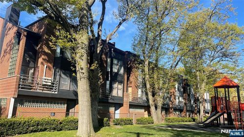 1275 Anderson Ave, Fort Lee, NJ, 07024-1730 | Card Image