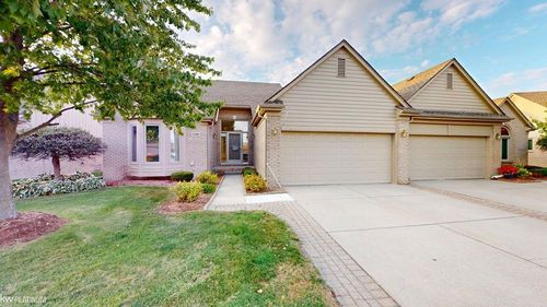 20285 Columbia Dr, Macomb, MI, 48044-3560 | Card Image
