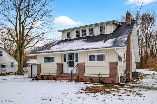 2250 Eschtruth St, Elyria, OH, 44035-1320 | Card Image