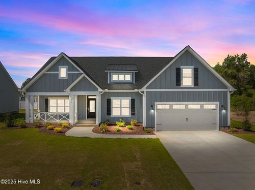 911 Hunter Grace Dr, Winterville, NC, 28590-3411 | Card Image