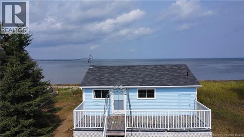 345 Bayshore Dr, Bathurst, NB, E2A6A5 | Card Image