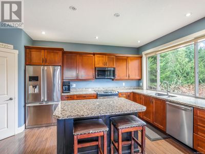 1678 Meadowood Way, House other with 4 bedrooms, 4 bathrooms and 4 parking in Qualicum Beach BC | Image 3