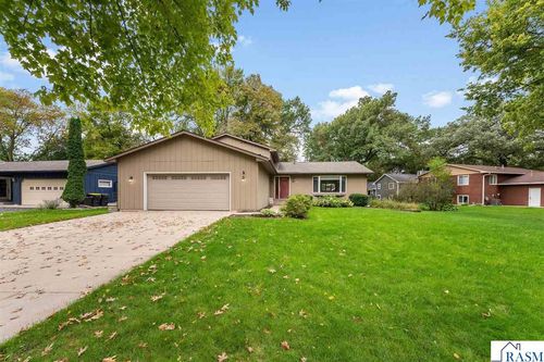1003 Shady Oak Drive, North Mankato, MN, 56003 | Card Image