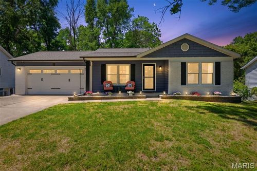 927 Summer Leaf Dr, Saint Peters, MO, 63376-7066 | Card Image
