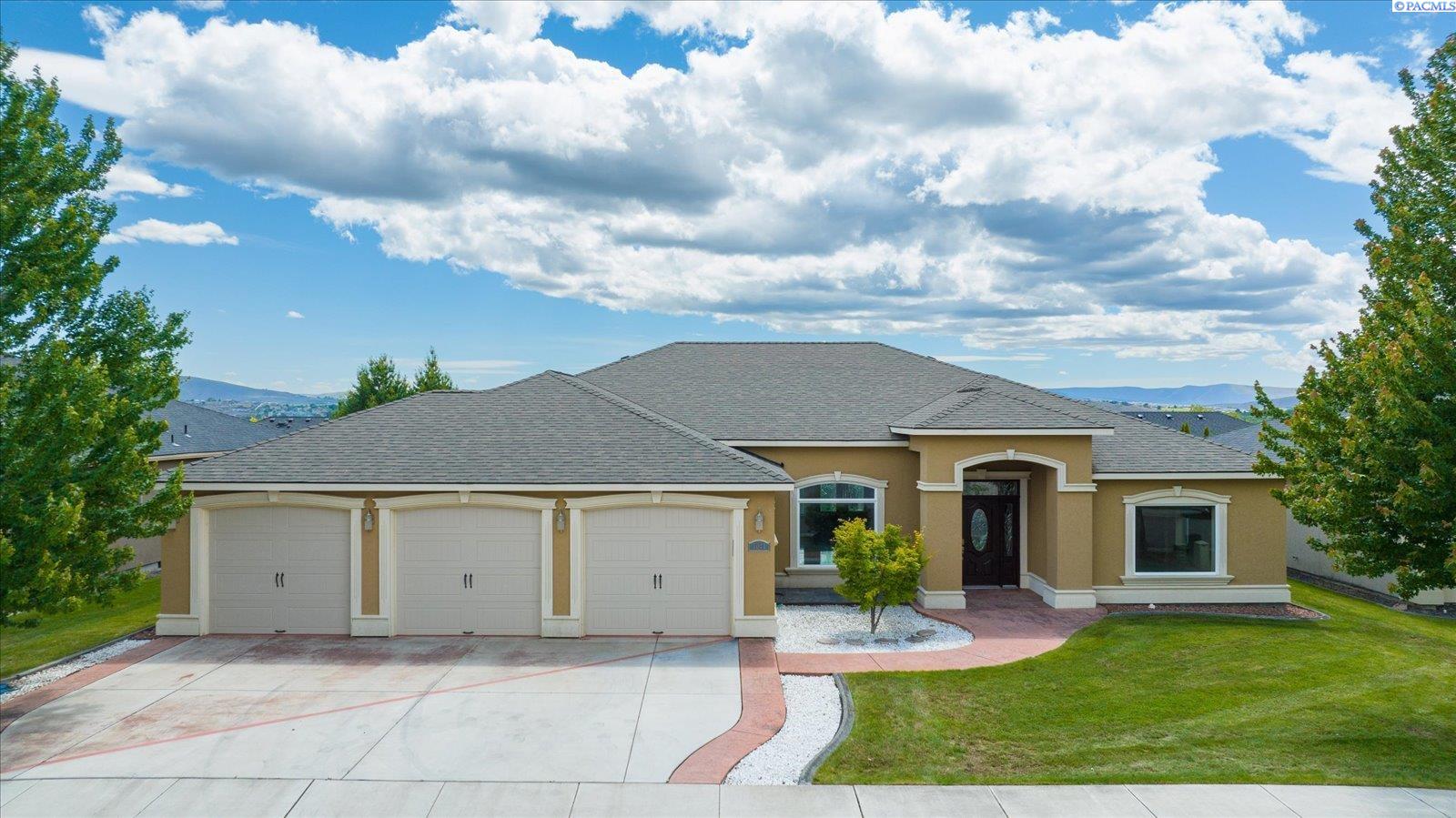 Bluffs Dr, Richland, WA 99354