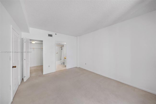 APT-1816 - 540 Brickell Key Dr, Condo with 2 bedrooms, 2 bathrooms and null parking in Miami FL | Image 29