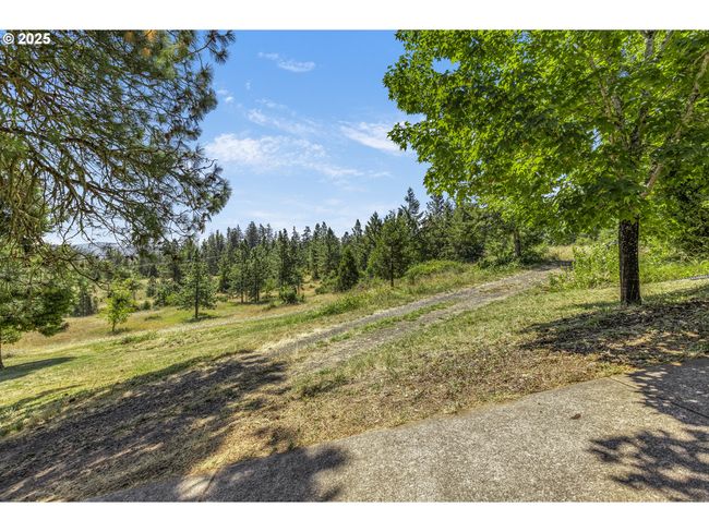 32810 Sisters Loop, House other with 3 bedrooms, 2 bathrooms and 2 parking in Eugene OR | Image 5