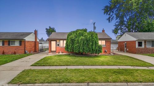 15650 Flanagan St, Roseville, MI, 48066-1481 | Card Image