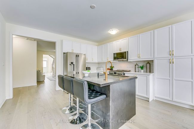 328 Valleyway Dr, House other with 8 bedrooms, 6 bathrooms and 4 parking in Brampton ON | Image 9