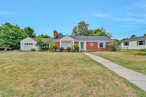 920 Tremont Rd, Salem, VA, 24153-7108 | Card Image
