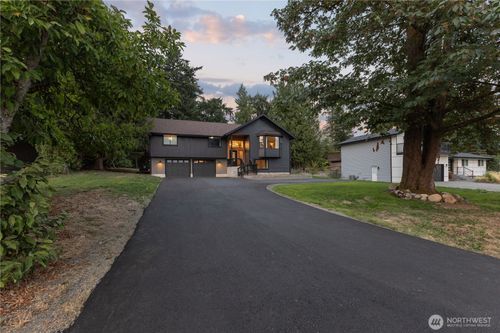 2207 186th Ave E, Lake Tapps, WA, 98391-6468 | Card Image