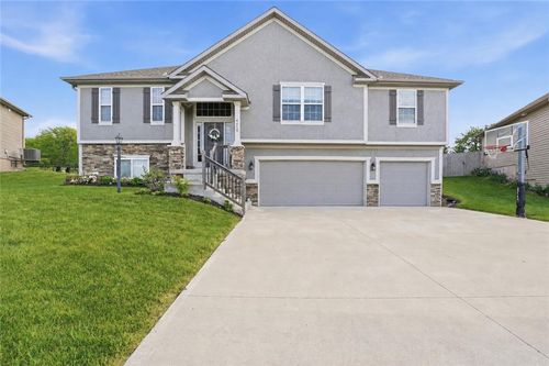 4010 Stacey Way Ct, Saint Joseph, MO, 64505-3219 | Card Image