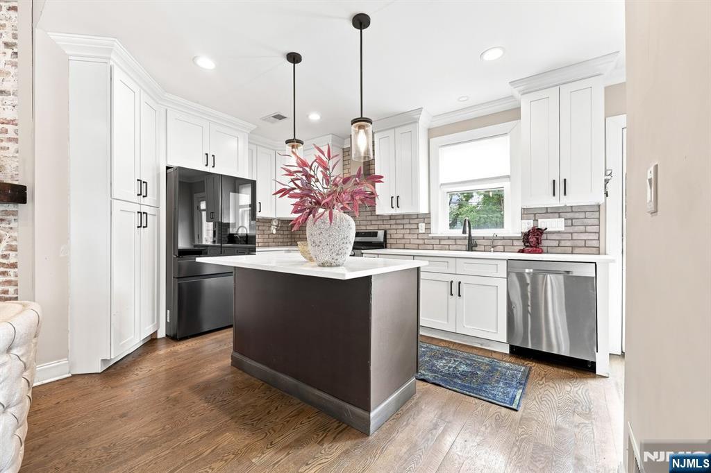 Residential Lease in Montclair