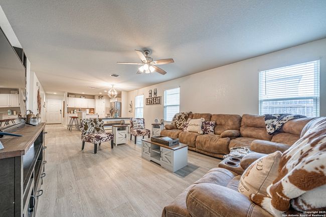 14616 Stable Spgs, House other with 4 bedrooms, 2 bathrooms and null parking in Elmendorf TX | Image 12