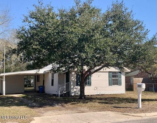 1002 Belair St, Pascagoula, MS, 39567-1428 | Card Image
