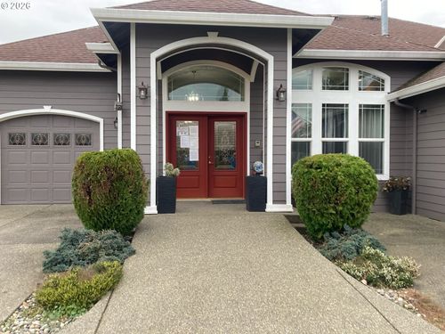4207 Ne 56th St, Vancouver, WA, 98661-1717 | Card Image
