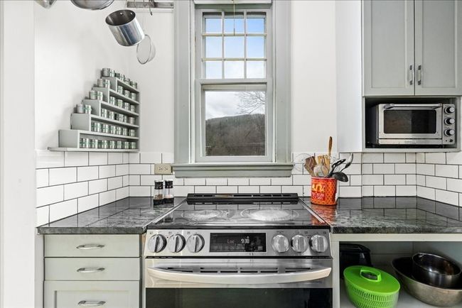C - 10 N Main St, Condo with 2 bedrooms, 1 bathrooms and 2 parking in Williamsburg MA | Image 10