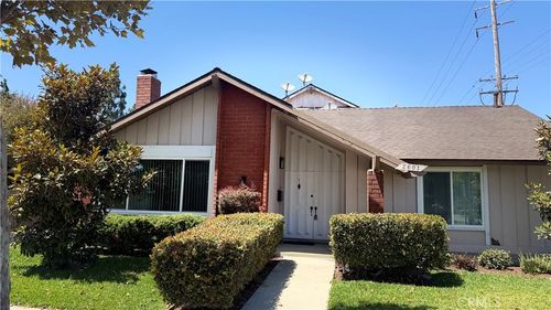 2601 W Juniper St, Santa Ana, CA, 92704-8373 | Card Image