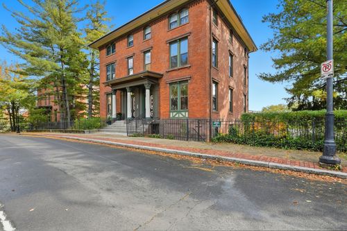 3-34 Charter Oak Pl, Hartford, CT, 06106-1914 | Card Image