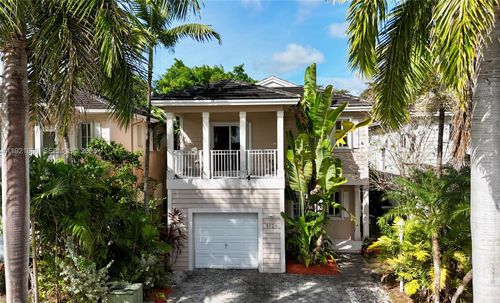 3121 Se 2nd Dr, Homestead, FL, 33033-7147 | Card Image