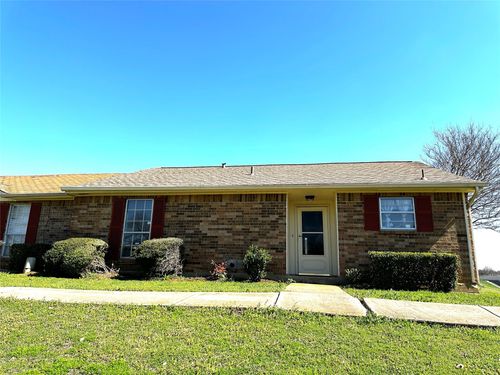 33-1 E Mountain Ln, Grand Prairie, TX, 75052-5975 | Card Image