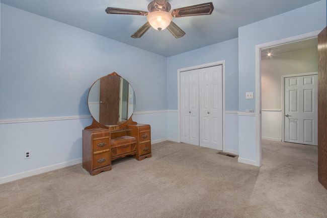 Main floor bedroom 1 | Image 15