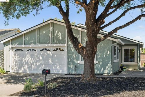 3212 Oak Ct, Antioch, CA, 94509-5237 | Card Image