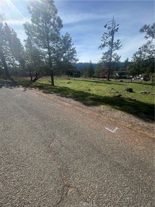 1683 Padula Dr, Willits, CA, 95490-9538 | Card Image