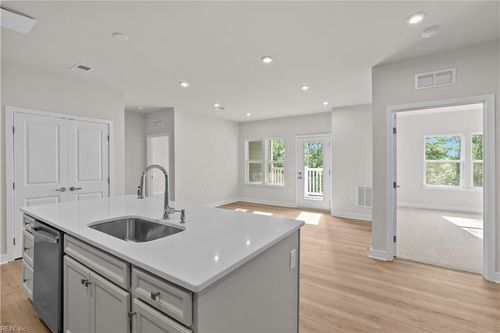 204-7102 Bridgeway Dr, Suffolk, VA, 23435-4115 | Card Image