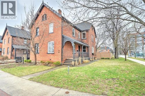 715 Walker Rd, Windsor, ON, N8Y2N2 | Card Image