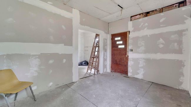 kitchen to side door | Image 11
