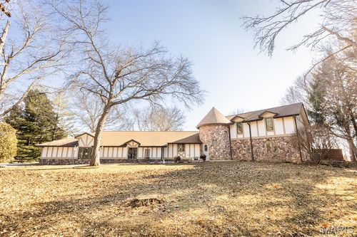 10 Phillips Ln, Shiloh, IL, 62221-4499 | Card Image