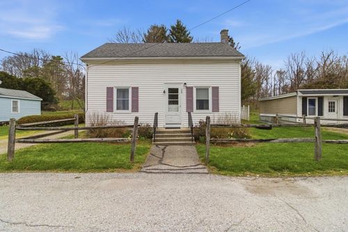 20 Sage St, North Bennington, VT, 05257-9420 | Card Image