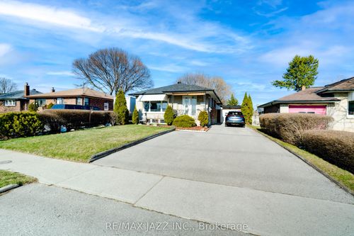 415 Stevenson Rd N, Oshawa, ON, L1J5N7 | Card Image