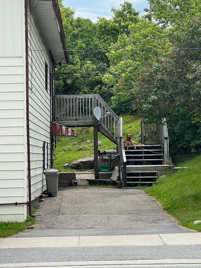 8 Emily St, Home with 5 bedrooms, 4 bathrooms and 4 parking in Parry Sound ON | Image 4