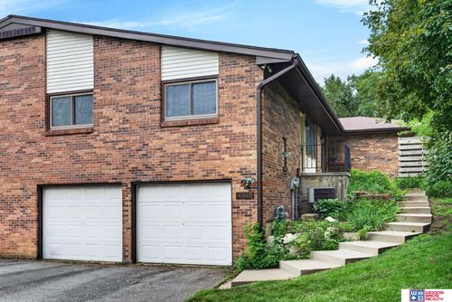 4607 Grassridge Rd, Lincoln, NE, 68512-1331 | Card Image