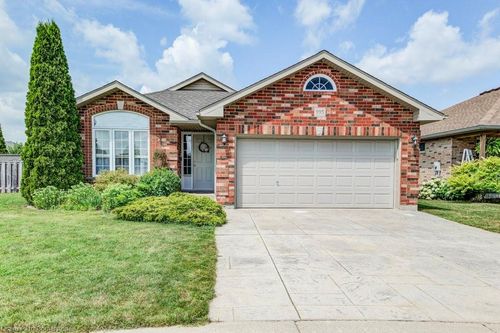 995 Boyd Ave, Listowel, ON, N4W3V8 | Card Image