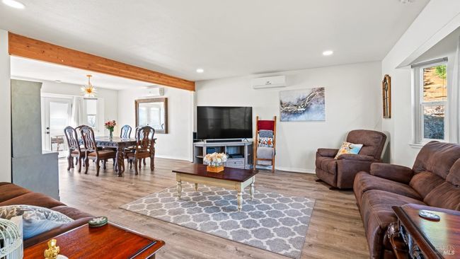 715 Pearl Ct, House other with 3 bedrooms, 3 bathrooms and 6 parking in Glenhaven CA | Image 5