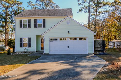 2901 Mandy Ln, Morehead City, NC, 28557-4977 | Card Image