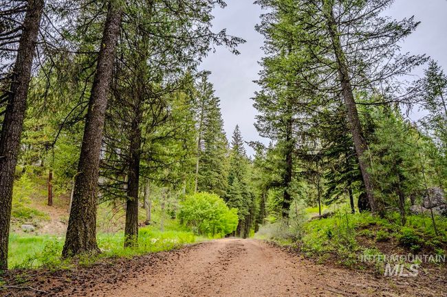 6 Three Point Rd, House other with 4 bedrooms, 3 bathrooms and 2 parking in Cascade ID | Image 27