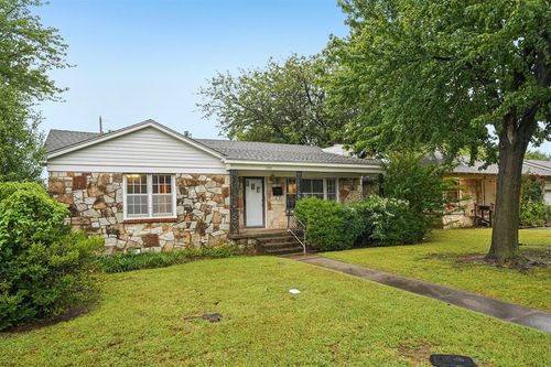 1300 Downing St, The Village, OK, 73120-1612 | Card Image