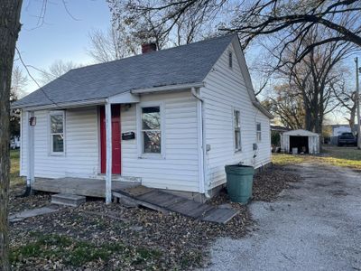 617 N Hickman St, House other with 2 bedrooms, 1 bathrooms and null parking in CENTRALIA MO | Image 1