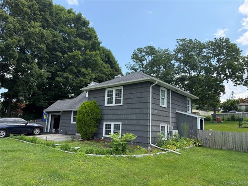 3426 Gomer St, Yorktown Heights, NY, 10598-2005 | Card Image