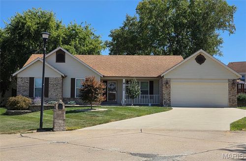 4 Trailview Ct, Saint Peters, MO, 63376-5109 | Card Image