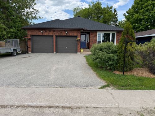 172 Queen St W, Elmvale, ON, L0L1P0 | Card Image