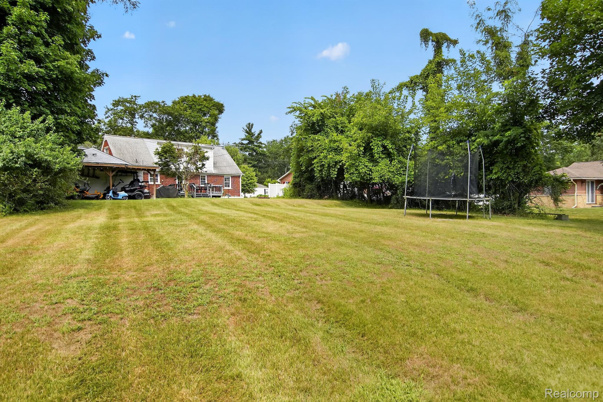 Residential in Livonia 4