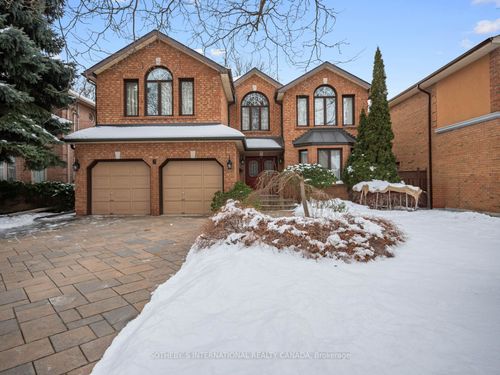 6 Northglen Ave, Etobicoke, ON, M9B4R4 | Card Image