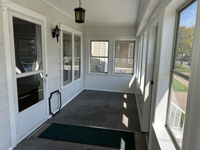 701 Polk St, House other with 4 bedrooms, 2 bathrooms and 2 parking in Sandusky OH | Image 9
