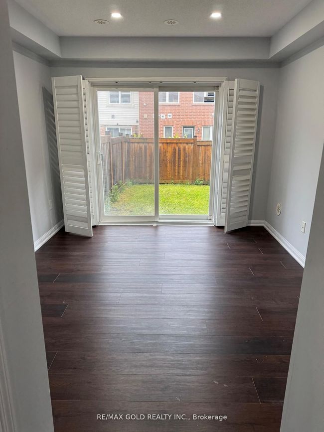 13 Viewforth Rd, House attached with 4 bedrooms, 2 bathrooms and 1 parking in Brampton ON | Image 6